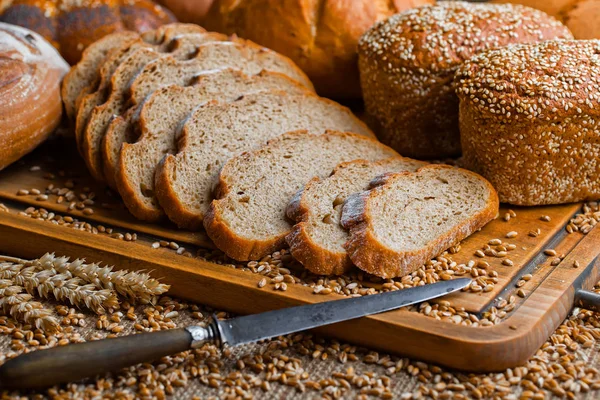 Masada çavdar ekmeği var.