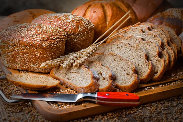 Masada çavdar ekmeği var.