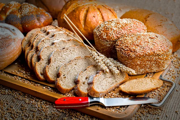 Masada çavdar ekmeği var.