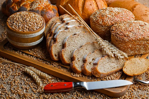 Masada çavdar ekmeği var.