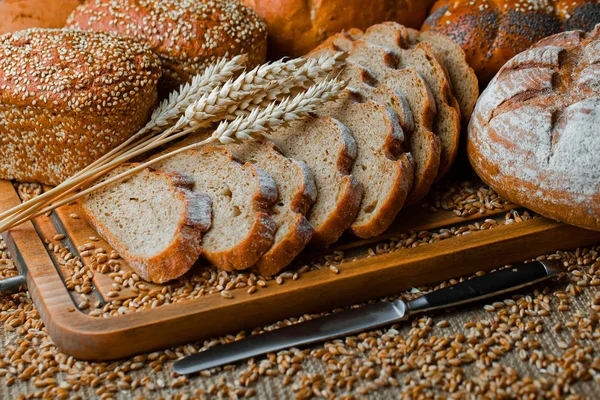 Masada çavdar ekmeği var.