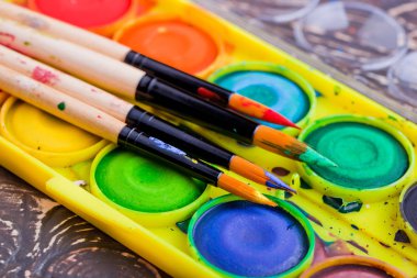 boya ve fırça çizimi için