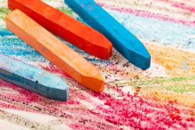 boya kalemi bir kağıt sayfası