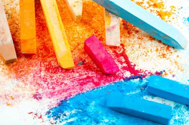 boya kalemi bir kağıt sayfası