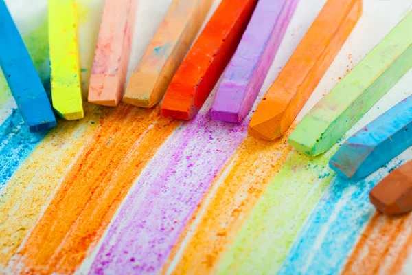 boya kalemi bir kağıt sayfası