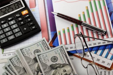 Masada ofiste iş nesneleri