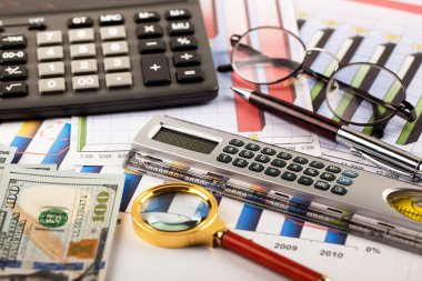 Masada ofiste iş nesneleri