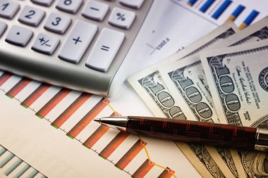 Masada ofiste iş nesneleri