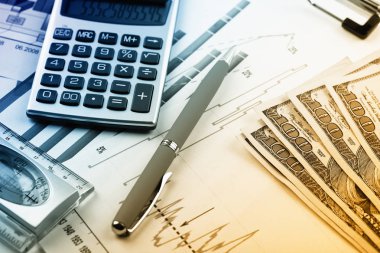 Masada ofiste iş nesneleri