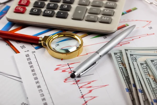 Masada ofiste iş nesneleri