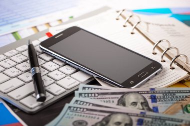 Masada ofiste iş nesneleri