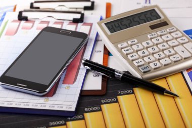 Masada ofiste iş nesneleri