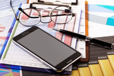 Masada ofiste iş nesneleri