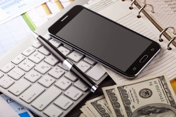 Masada ofiste iş nesneleri