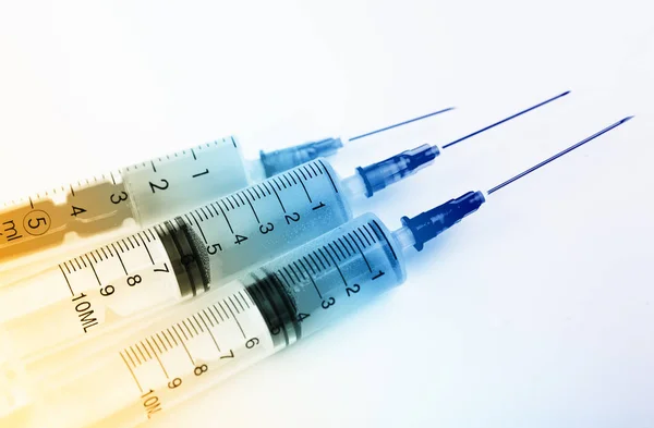 Medische Spuiten Voor Injectie Een Witte Achtergrond — Stockfoto