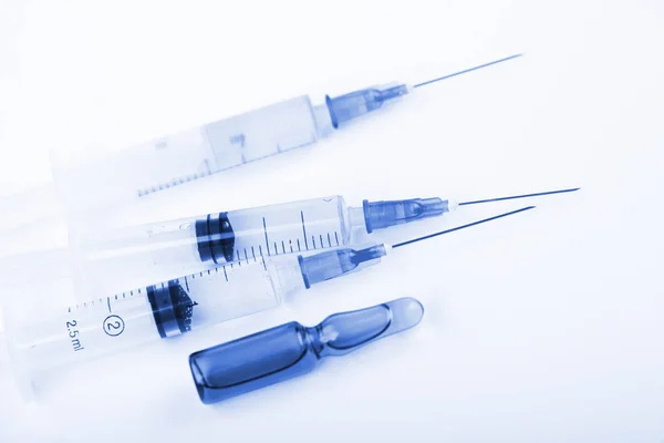 Seringues Médicales Injectables Sur Fond Blanc — Photo