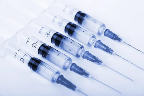 Medische Spuiten Voor Injectie Een Witte Achtergrond — Stockfoto