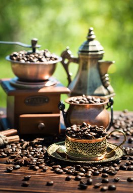 Eski arka plan üzerinde kahve siyah