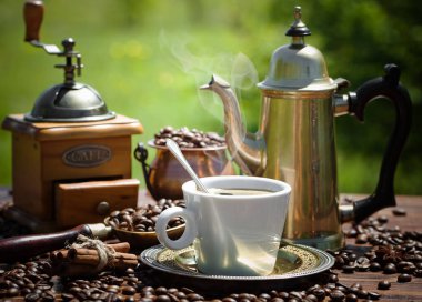 Eski arka plan üzerinde kahve siyah