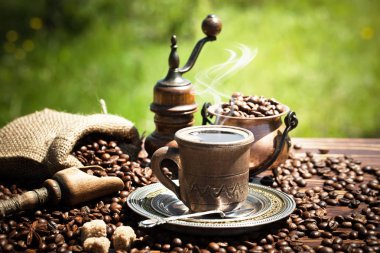 Eski arka plan üzerinde kahve siyah