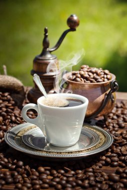 Eski arka plan üzerinde kahve siyah