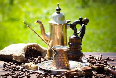 Eski arka plan üzerinde kahve siyah