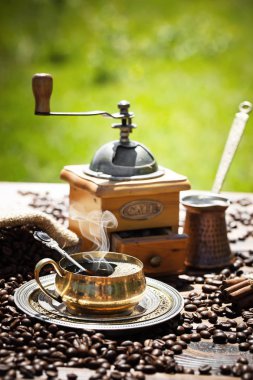 Eski arka plan üzerinde kahve siyah