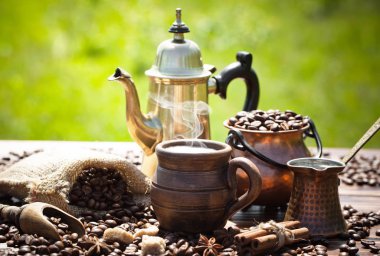 Eski arka plan üzerinde kahve siyah