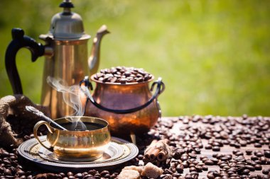 Eski arka plan üzerinde kahve siyah