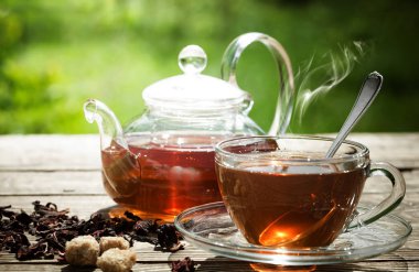 Eski arka plan üzerinde çay