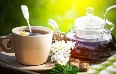 Eski arka plan üzerinde çay