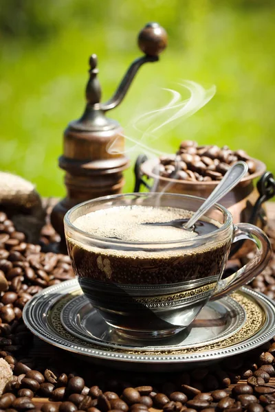 Eski arka plan üzerinde kahve siyah