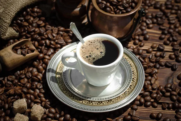 Eski arka plan üzerinde kahve siyah