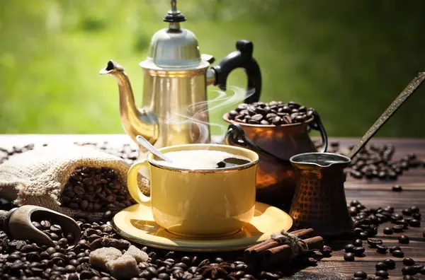 Eski arka plan üzerinde kahve siyah