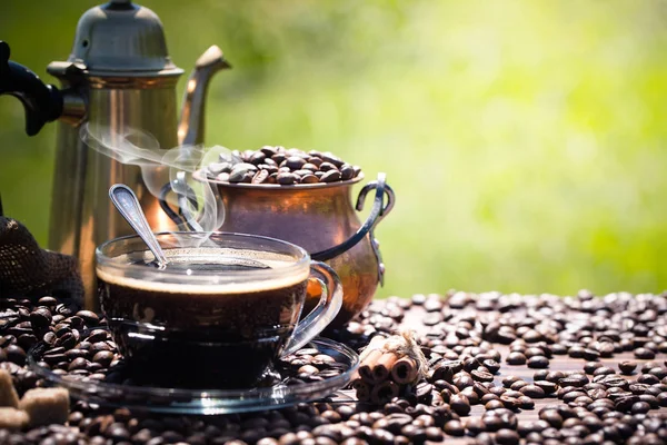 Eski arka plan üzerinde kahve siyah