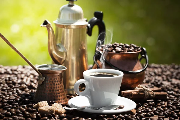 Eski arka plan üzerinde kahve siyah