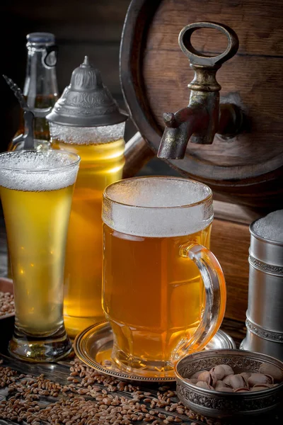 Light Beer Glass Old Background — Stock Photo, Image