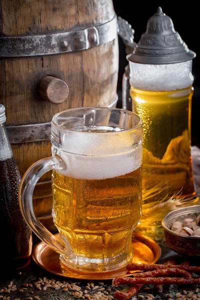 Світле Пиво Келиху Старому Тлі — стокове фото
