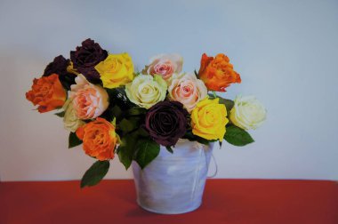 çok renkli gül buketi 