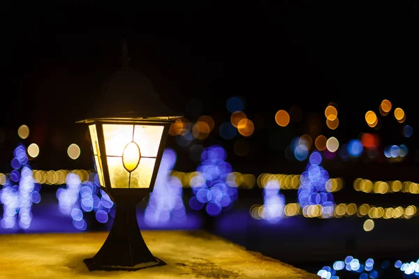 Lanterna de Natal e luzes aconchegantes — Fotografia de Stock