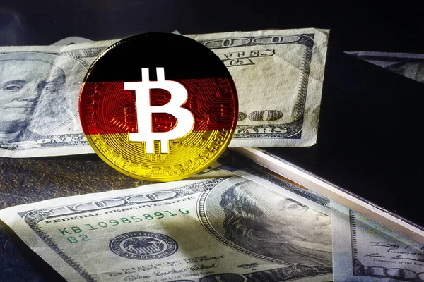 Bitcoin Zavřít se na pozadí klávesnice vlajkou Německa je s — Stock fotografie