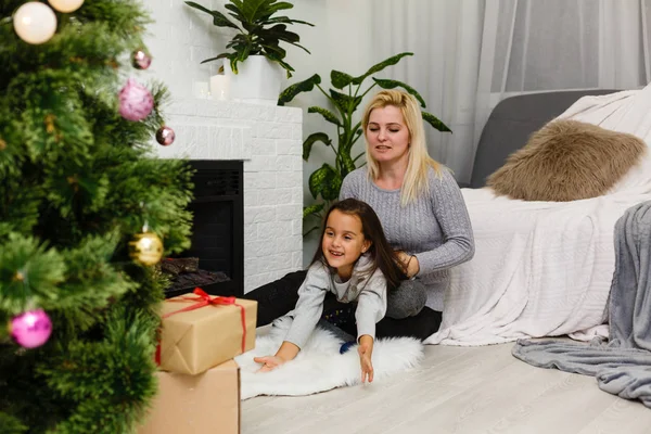 Anne Kızı Noel Birlikte Mutlular Noel Noel Kış Mutluluk Konsepti — Stok fotoğraf