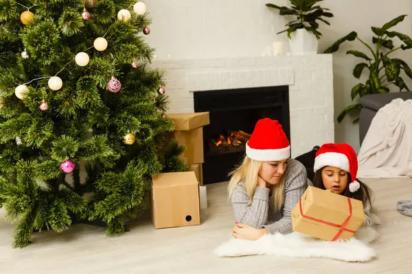 Weihnachtskonzept Mutter Und Tochter Hause — Stockfoto