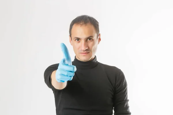 Homem Vestindo Luva Cirúrgica Látex — Fotografia de Stock