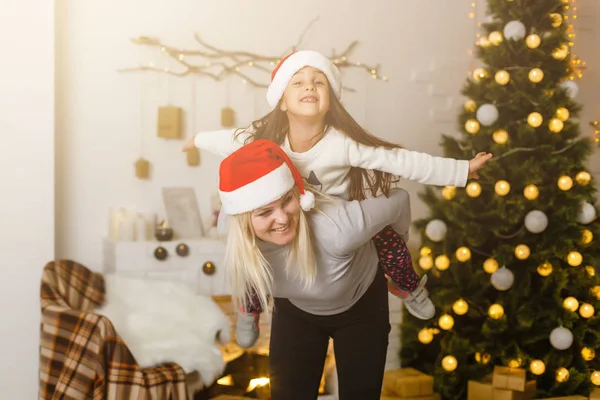 Boas Festas Natal Mãe Com Sua Filha Casa — Fotografia de Stock