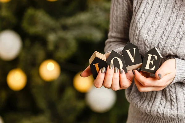 Woman Holds Letters Love Christmas Tree Toys — 스톡 사진