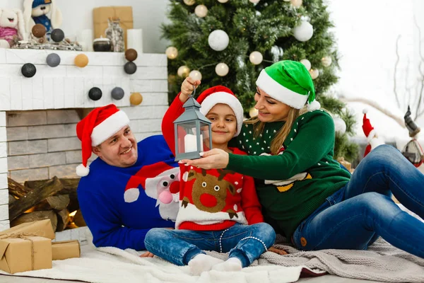 Família Feliz Celebrando Natal Juntos Casa — Fotografia de Stock