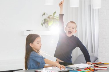 Eğitim, ilkokul, öğrenim ve insanlar konsepti 