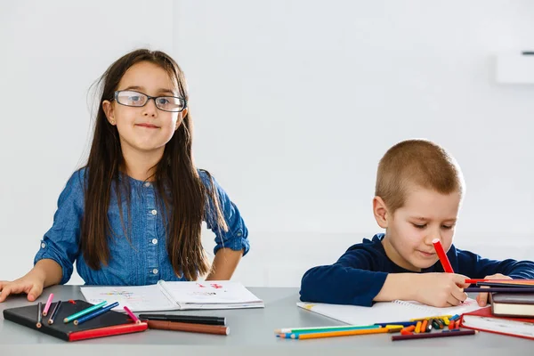 Utbildning Grundskola Lärande Och Människor — Stockfoto