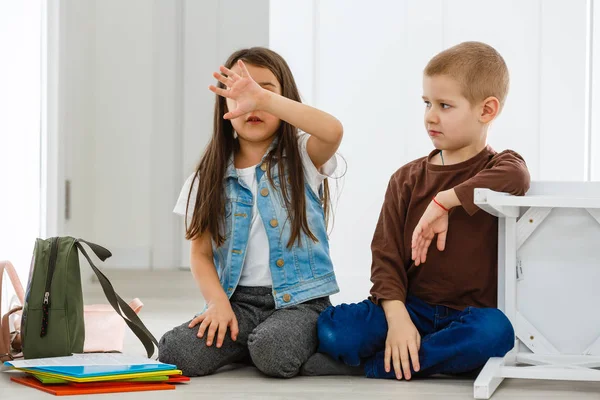 Barn Mobbning Sin Klasskompis Skolan — Stockfoto